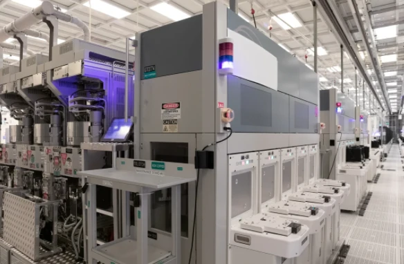 Bên trong nhà máy chip 7 tỷ USD của Intel