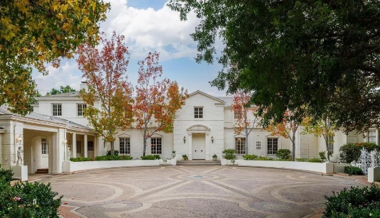 Chiêm ngưỡng biệt thự 75 triệu USD của tỷ phú Barron Hilton