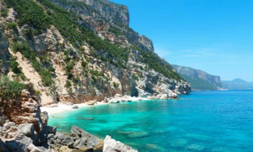 Những bãi biển có làn nước xanh trong nhất thế giới