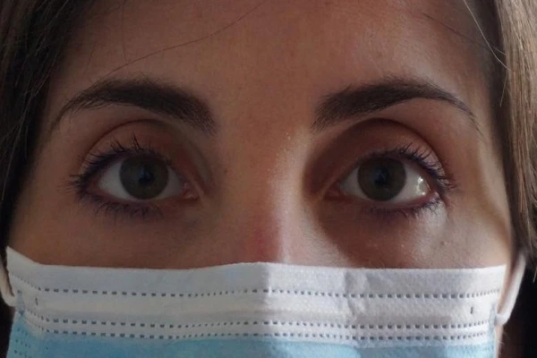 Nỗi giằng xé của một nữ bác sĩ tuyến đầu chống dịch