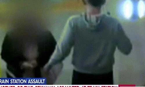 Video: Vươn tay sờ ngực người phụ nữ, thanh niên rước vạ vào thân