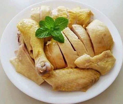 Video: Vua đầu bếp chỉ cách chặt gà trong một nốt nhạc