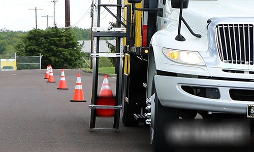 Video: Máy tự động thu, rải cọc giao thông siêu nhanh và tiện lợi