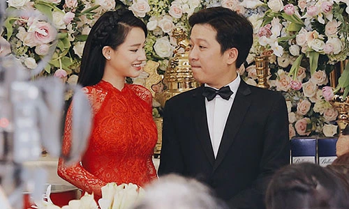 Video: Trường Giang - Nhã Phương hạnh phúc trong lễ rước dâu