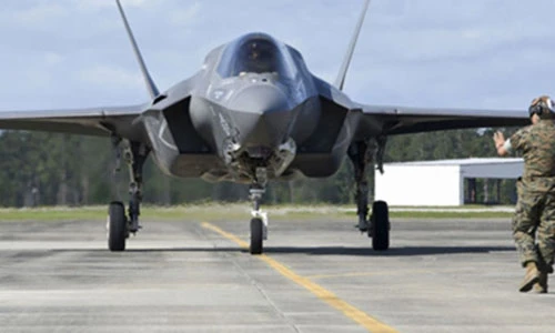 Video: Mỹ điều tiêm kích đến Vịnh Ba Tư, sẵn sàng khai hỏa