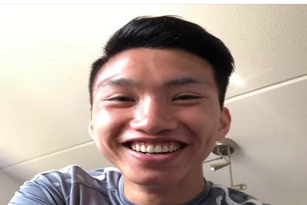 Văn Hậu troll Đức Chinh "da anh đen nhưng lòng anh trắng"