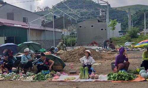 Khám phá những sản vật vùng cao ở chợ cóc của người Thái