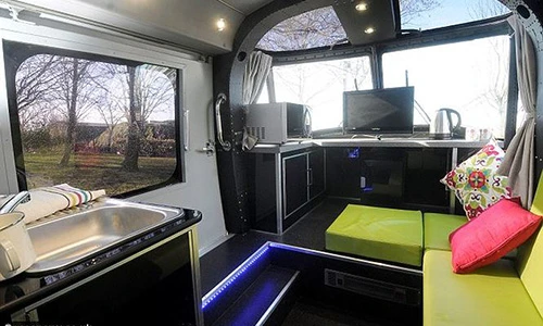 Cận cảnh tư dinh 4 người ở cải tạo từ trực thăng