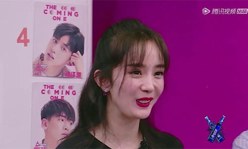 Dương Mịch lộ nhan sắc thật tại show truyền hình khiến fan sững sờ