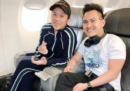 Hoài Linh du lịch Mỹ, bất ngờ "hú hí" cùng con trai