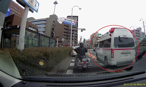 Video: Cách người Nhật phản ứng khi nghe tiếng còi xe cứu thương, cứu hỏa