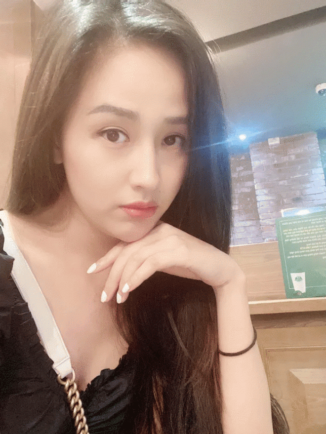 Hoa hau Mai Phuong Thuy khien netizen tram tro khi khoe mat moc qua xinh-Hinh-5
