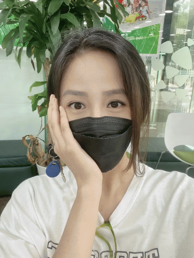 Hoa hau Mai Phuong Thuy khien netizen tram tro khi khoe mat moc qua xinh-Hinh-3