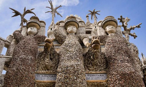 Công trình huyền thoại của người đàn ông 33 năm nhặt sỏi đá xây lâu đài