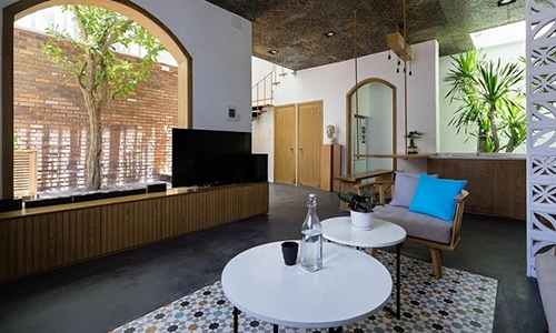 Chìm đắm vào không gian nhiệt đới trong ngôi nhà "độc" ở Đà Nẵng