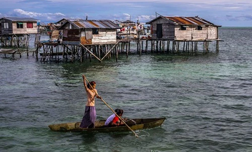 Bộ lạc Malaysia cả đời chỉ sống trên biển