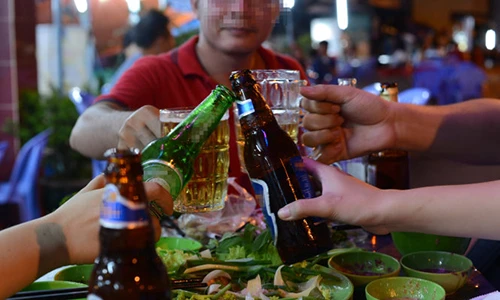 Video chế có muôn vàn lý do để người ta “ép rượu” nhau