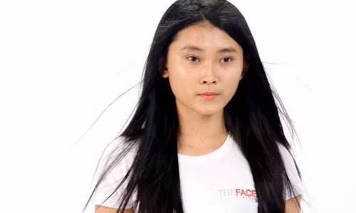 Loạt ảnh mộc "khuyến mãi" thêm son phấn của thí sinh The Face