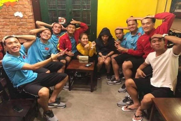 Quán cà phê Quang Hải, Đức Chinh góp vốn hoạt động thế nào?