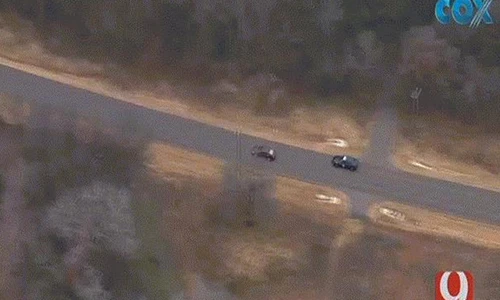 Video cảnh sát Mỹ rượt đuổi nghi phạm như phim Hollywood