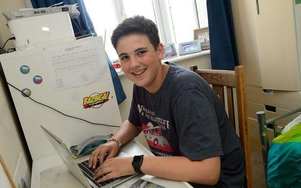 Video: Thử trí thông minh của thần đồng có IQ cao hơn Einstein