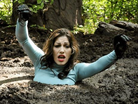 Video: Nằm lòng cách thoát thân khi mắc kẹt trong cát lún