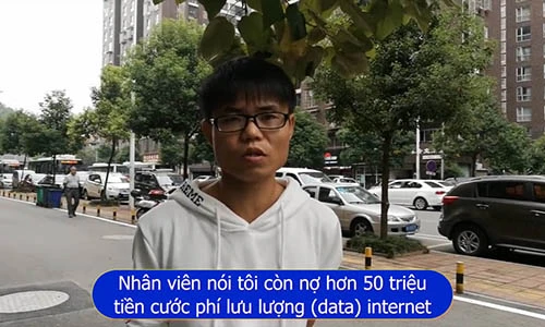 Video: Nhà mạng nâng cấp sim, khách hàng nhận nợ cước 50 triệu