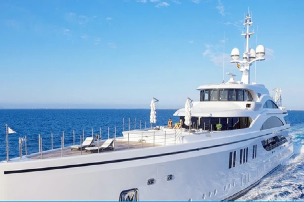 Nội thất xa hoa trên siêu du thuyền 71 triệu USD