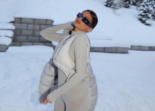 Gia đình Kylie Jenner đón năm mới trong dinh thự 75 triệu USD