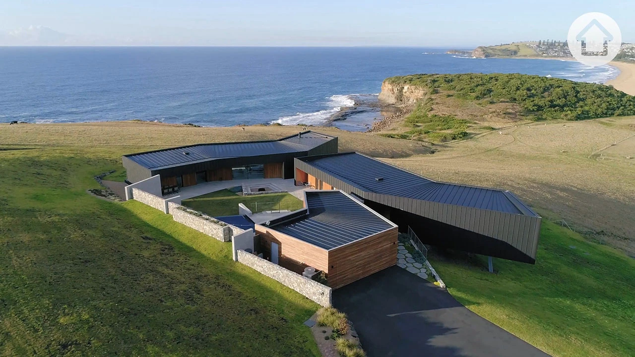 Video: Ngôi nhà ven biển đẹp như tranh vẽ