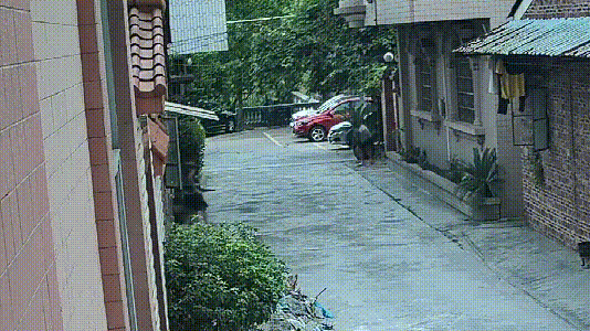 Mẹ bế con 2 tuổi cả người tím tái hốt hoảng cầu cứu Me be con 2 tuoi ca nguoi tim tai hot hoang cau cuu