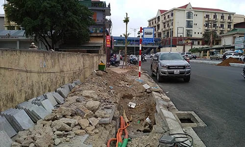 Video: Dự án nghìn tỷ ở Hạ Long thi công ẩu: Sửa chữa vội vàng, chắp vá