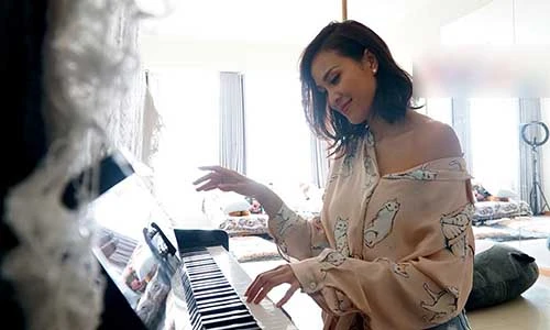 Ghé thăm căn hộ phục vụ sở thích múa cột của MC Phương Mai