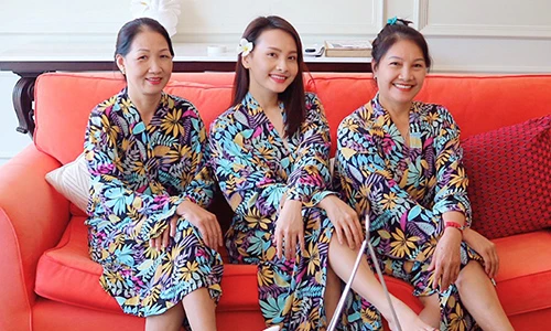 Bảo Thanh tươi tắn khoe ảnh du lịch cùng mẹ đẻ và mẹ chồng