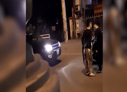 Video: Va chạm nhỏ, thanh niên hành xử kiểu giang hồ gây bức xúc