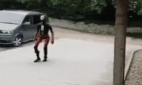 Video: Robot siêu thực khiến cư dân mạng lạnh gáy về tương lai