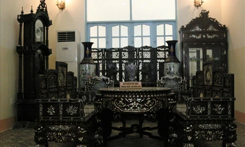 Nội thất bên trong nhà Công tử Bạc Liêu đắt đến cỡ nào?