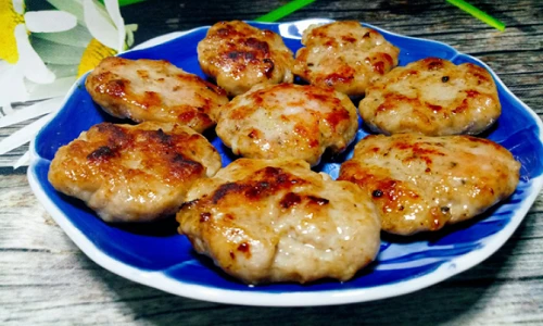 Món chả thịt chiên làm theo công thức nóng hổi ngon miễn chê