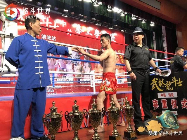 Video: Bậc thầy điểm huyệt thắng knock-out võ sĩ tán thủ