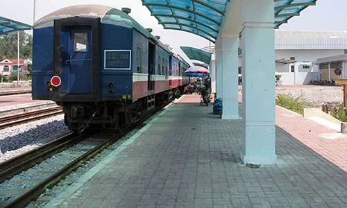 Video: Núi thép của dự án đường sắt nghìn tỷ nằm... chờ chết