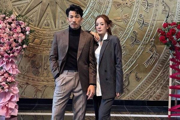 Diễn viên Liên Bỉnh Phát khoe ảnh bên bạn gái