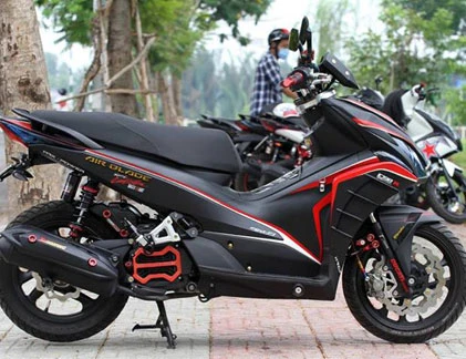 Dân chơi Sài Gòn biến Honda Airblade thành moto PKL