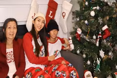 Người mẫu Ngọc Quyên đón Giáng sinh bên người thân ở Mỹ