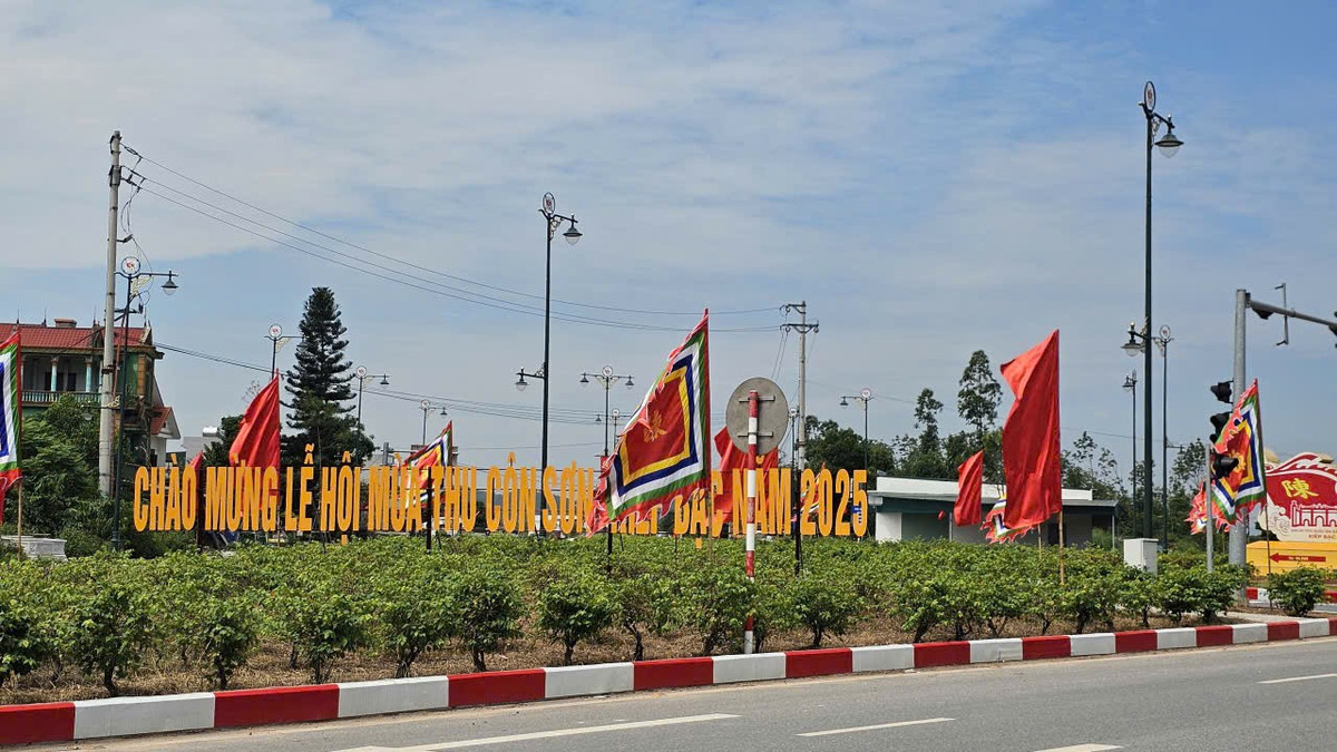 View - Sẵn sàng tổ chức Lễ hội mùa Thu Côn Sơn - Kiếp Bạc năm 2025 với quy mô lớn | Báo Tri thức và Cuộc sống - TIN TỨC PHỔ BIẾN KIẾN THỨC 24H