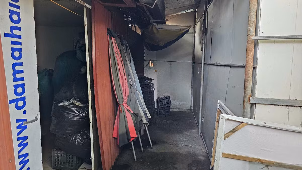 Người thuê lại mới cho biết, do Thủy còn nợ chủ nhà một số tiền nên một số vật dụng cũ được để lại.