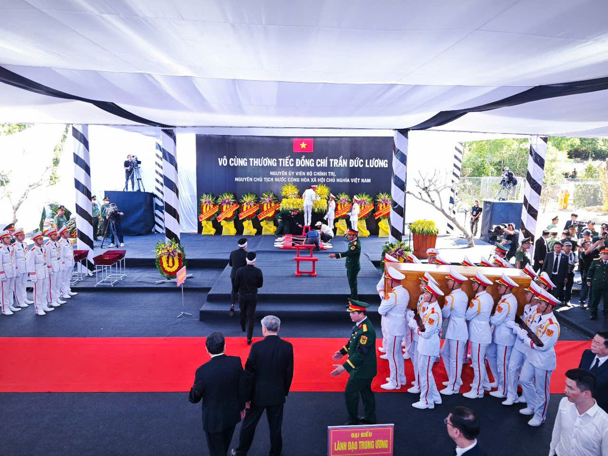 Lễ an táng nguyên Chủ tịch nước Trần Đức Lương