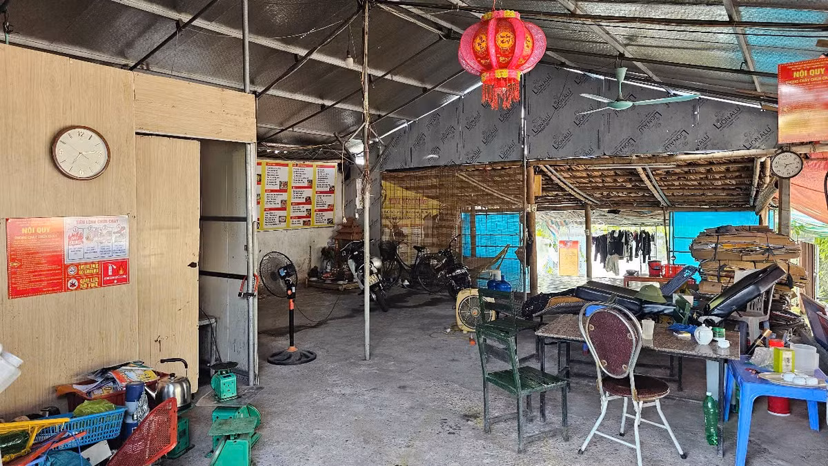 Đến nay, người thuê mới đã mua sắm một số vật dụng mới để phục vụ ở và kinh doanh phế liệu.