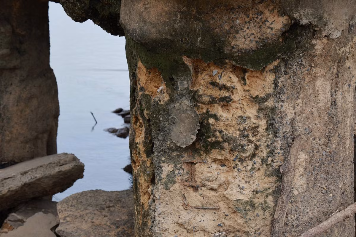 Cơ quan Cảnh sát điều tra đã đến hiện trường kiểm tra thực tế thấy cầu Sông Lô có hiện tượng hư hỏng như thông tin phản ánh.