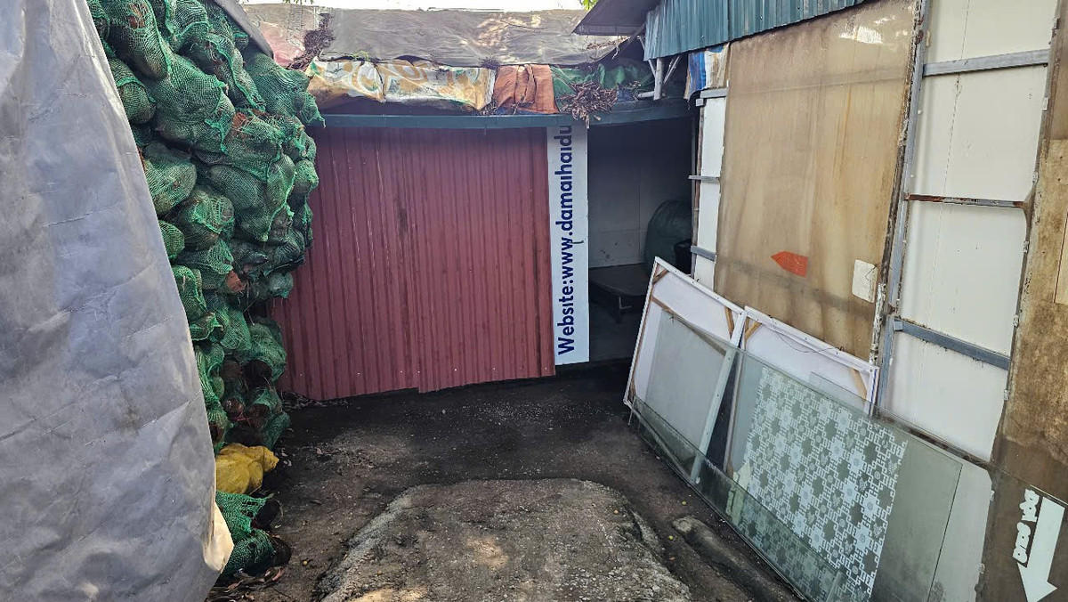 Vụ án đang được các cơ quan chức năng xử lý theo thẩm quyền, các bị can sẽ phải trả giá cho hành vi của mình gây ra nhưng đối với tội ác của Thủy khiến dư luận địa phương bàng hoàng, phẫn nộ.