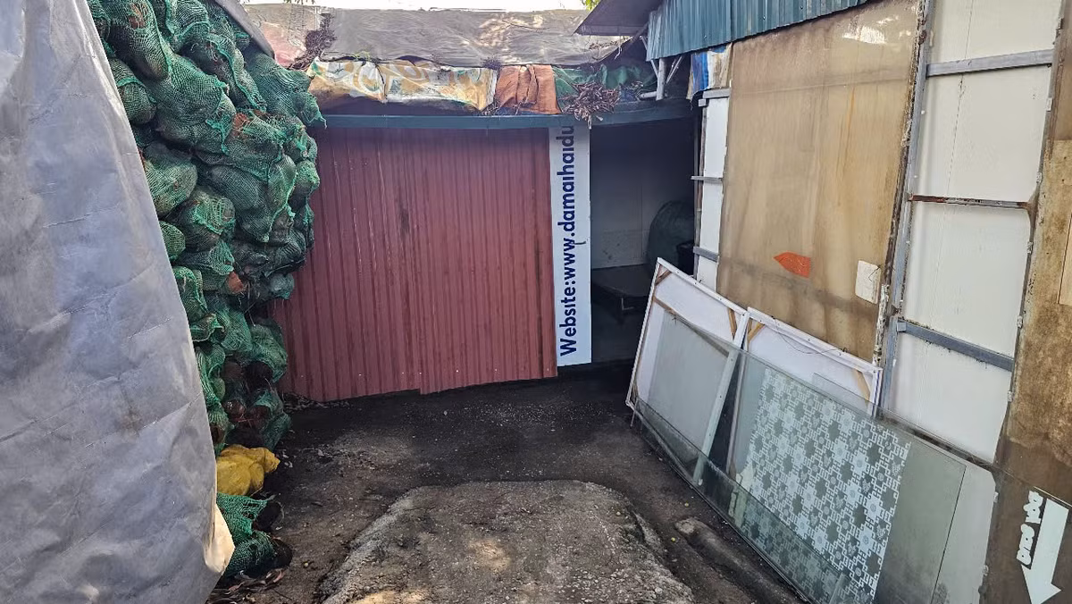 Vụ án đang được các cơ quan chức năng xử lý theo thẩm quyền, các bị can sẽ phải trả giá cho hành vi của mình gây ra nhưng đối với tội ác của Thủy khiến dư luận địa phương bàng hoàng, phẫn nộ.